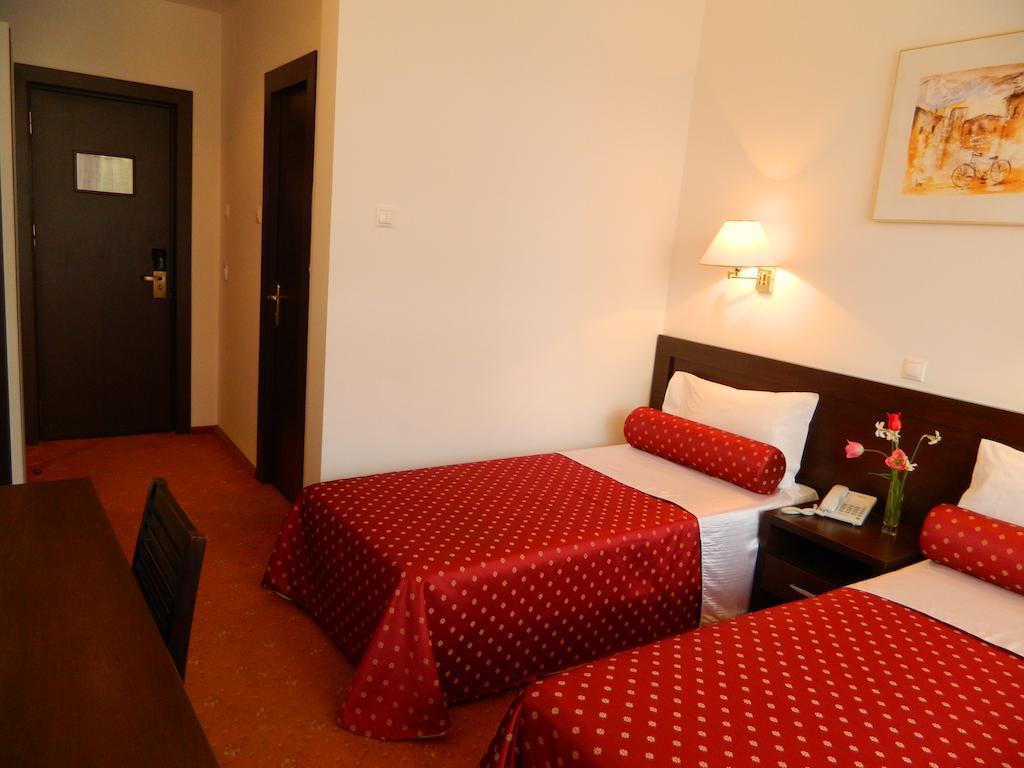 Hotel Mon Jardin Mahmudia Habitación foto